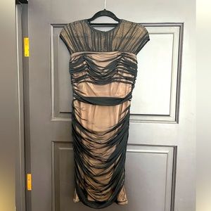 Tarashi Shoji short fitted cocktail dress